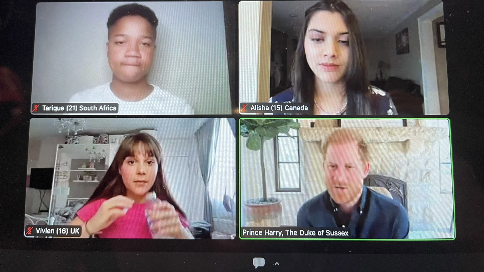 Alisha teaching a workshop